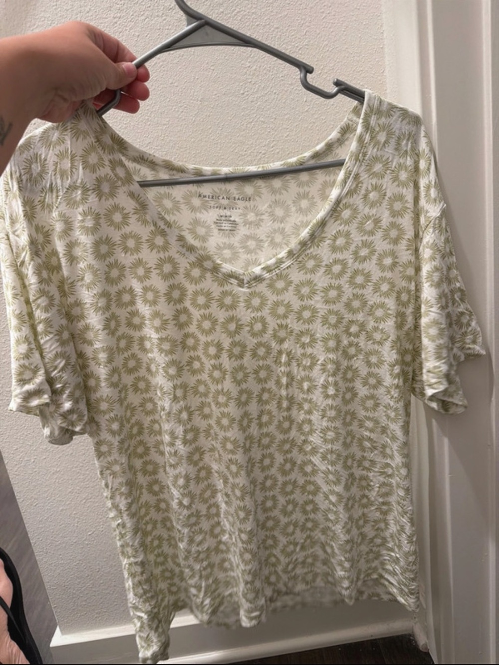 American Eagle Outfitters Olive Green Daisy V-Neck Tee